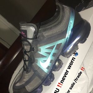 Brand new kicks/trade hit me up